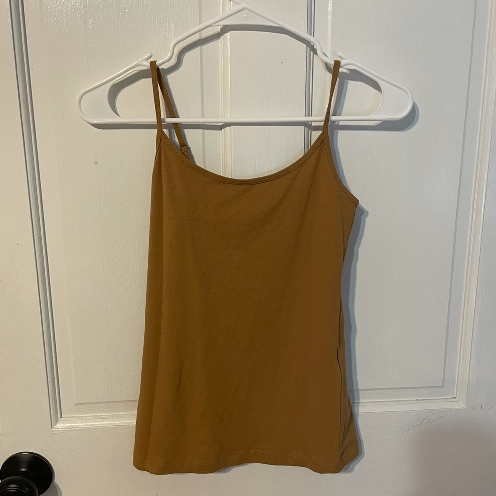 Basic Staple Tank Top